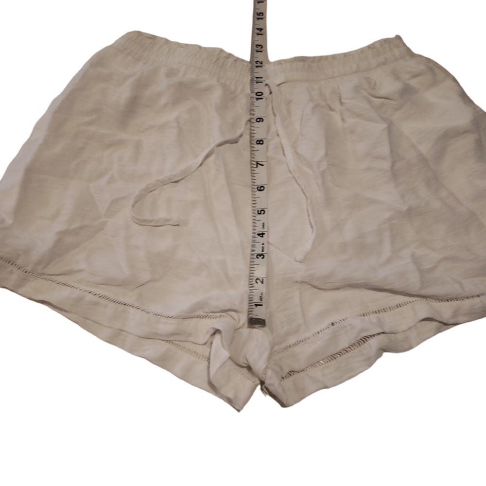 Princess Polly Women's Size 8 White Linen Shorts - Picture 5 of 6